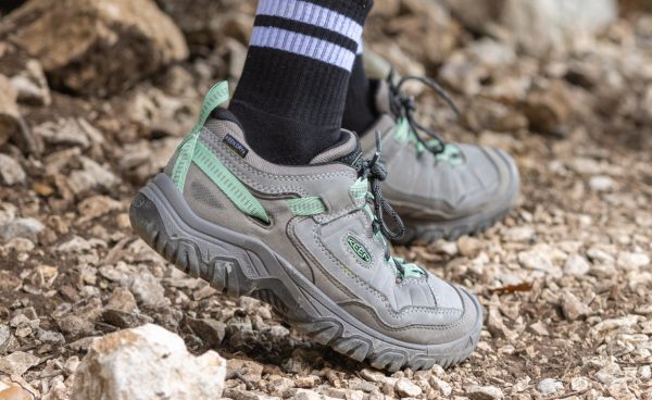Women's Targhee IV Waterproof Hiking Shoe  |  Canteen/Huckleberry